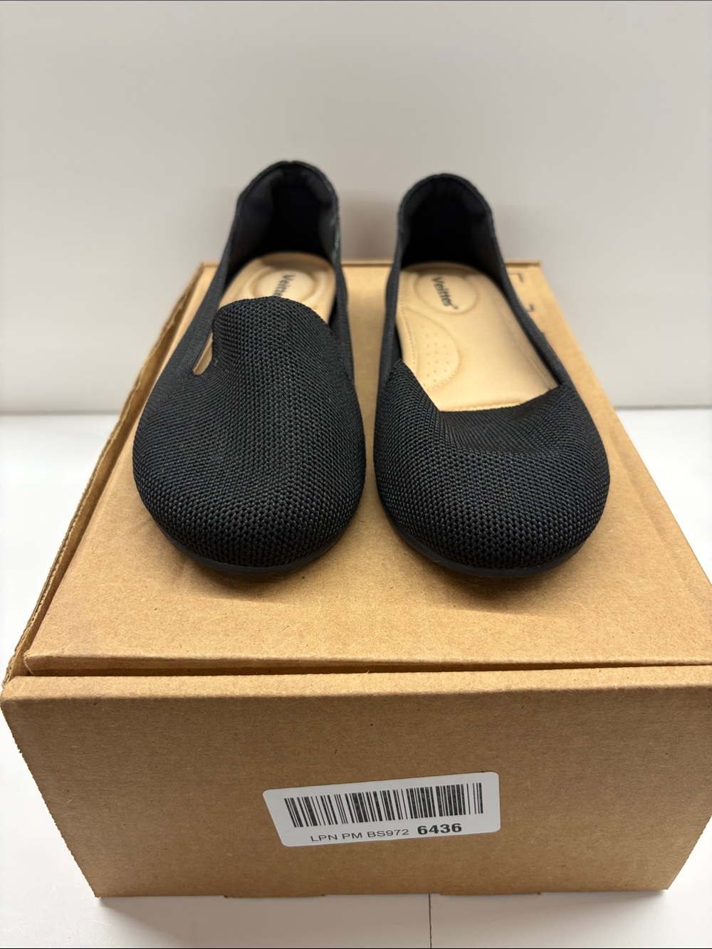 Like New Veittes Women's Black Knit Ballet flats Size 8